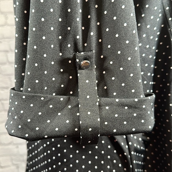 Cocomo Woman size 3X Black White Polka Dot Roll Tab Sleeve Popover Tunic NEW - Picture 5 of 16